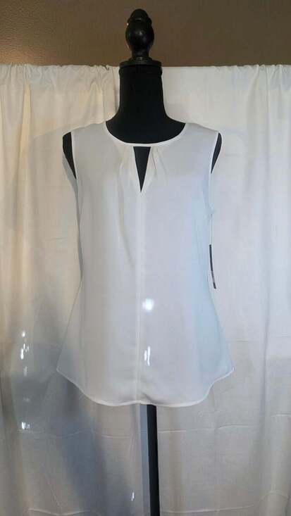 NIC+ZOE Tops - Nic+Zoe Easy Keyhole Sleeveless Blouse in Paper White